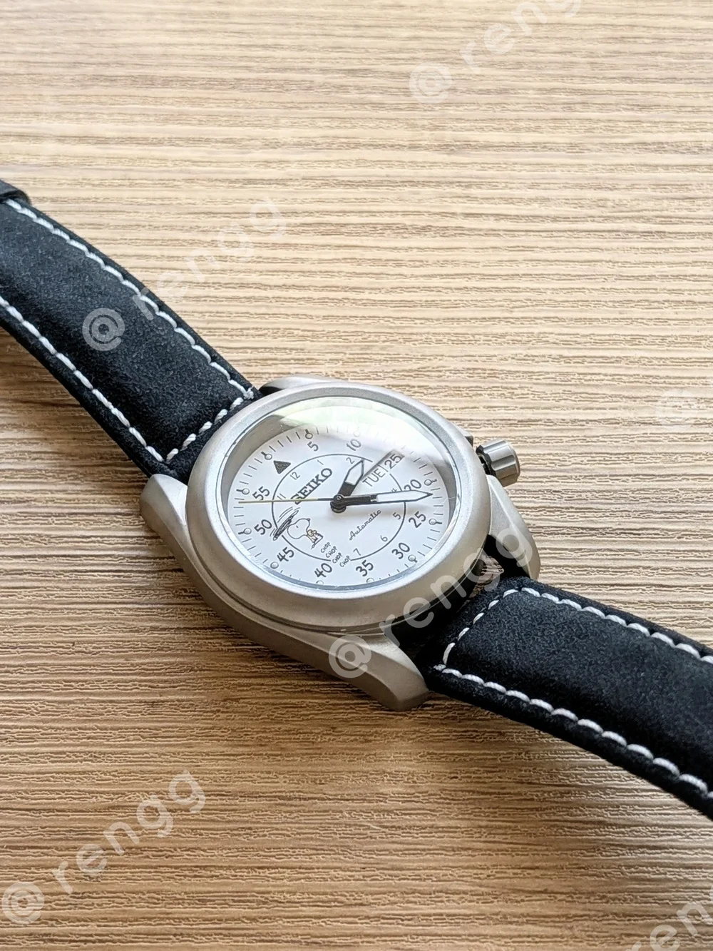 40mm Titanium Seiko Snoopy Men’s White Dial Automatic Mod Watch Day/Date